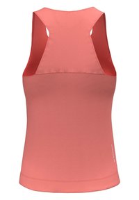 Top atletico corallo con tessuto texture, design racerback e una forma leggermente aderente. Nessun motivo o accessorio particolare.