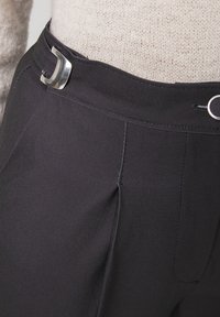 Damart CEINTURE RÉGLABLE - Pantalones - Black