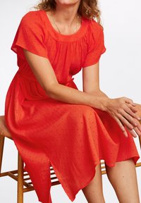 King Louie TALIA VERANO - Vapaa-ajan mekko - fire red