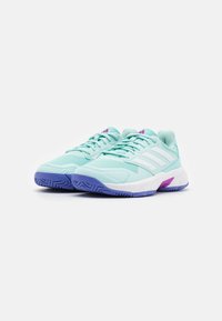 adidas Performance COURTJAM CONTROL - Tenisice za sve terene - light blue