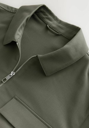 REGULAR FIT-SMART TECHNICAL WITH STRETCH - Skraistė  - khaki green