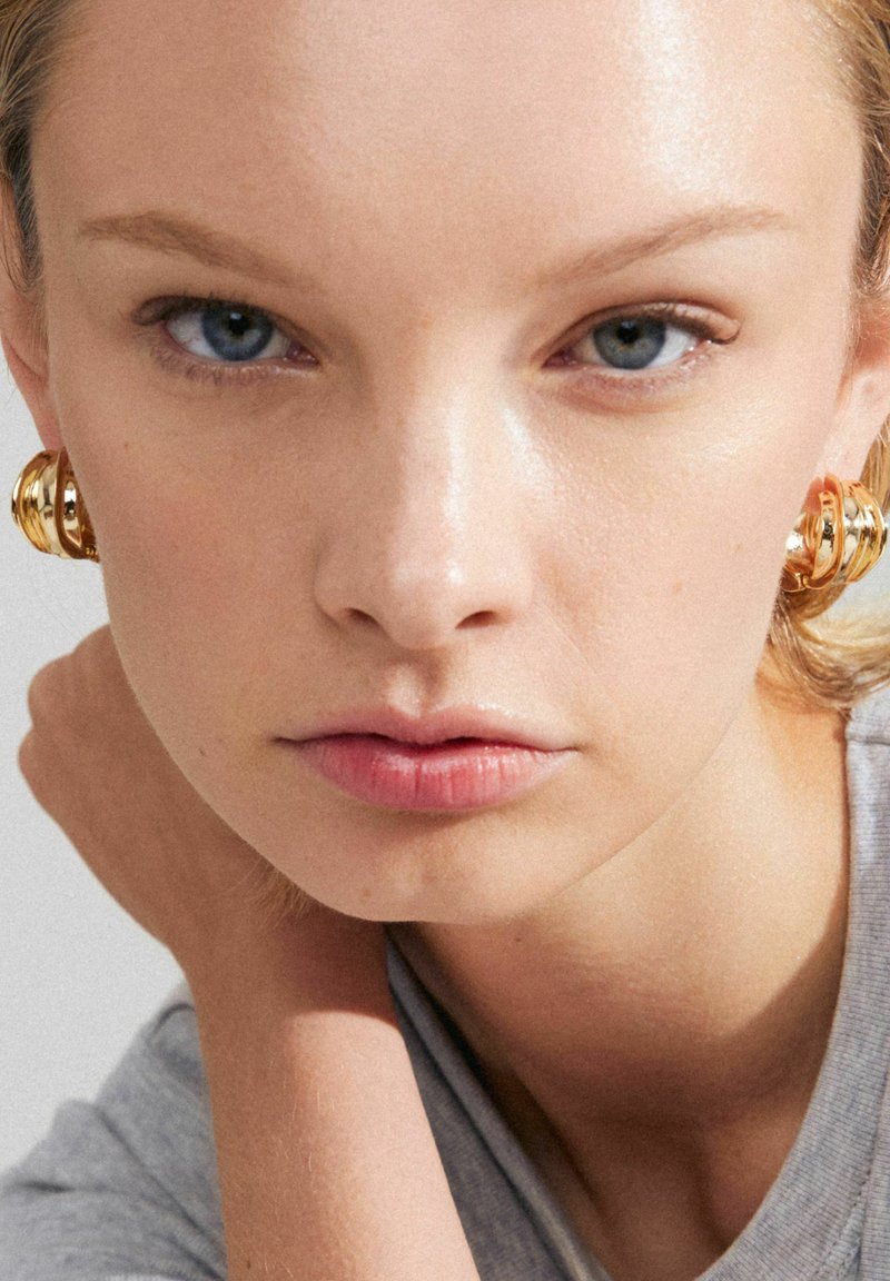 Pilgrim STAY - Náušnice - gold plated