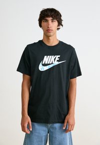 Nike Sportswear TEE FUTURA - T-shirts print - black