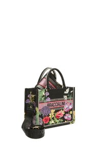 Borsa in tessuto nero testurizzato con ricami floreali, dotata di doppi manici superiori, tracolla staccabile e accentuazione del marchio sul davanti.