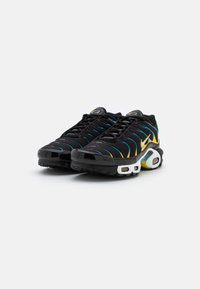 Nike Sportswear AIR MAX PLUS - Sapatilhas - black/white/university gold