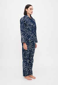 ONLY ONLKYLIE NIGHTWEAR - Nattdrakt - navy/cloud dancer