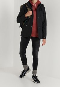 Jack Wolfskin Zimní bunda - black