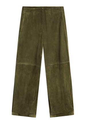 Olivgrüne, weit geschnittene Hose aus weichem Wildledermaterial, mit zwei vorderen Taschen und geradem Schnitt sowie kleinen Schlitzen am Saum.