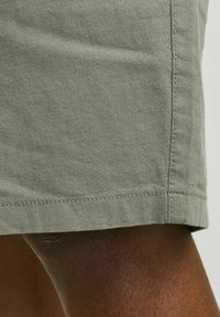 Jack & Jones N/A - Shorts - deep lichen green