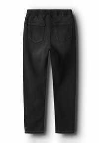 Pantalones de mezclilla negros con cintura elástica, que cuentan con dos bolsillos traseros y un ajuste relajado. Textura suave, diseño de pierna ajustada.