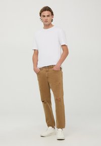 Terranova Jeans Tapered Fit - beige