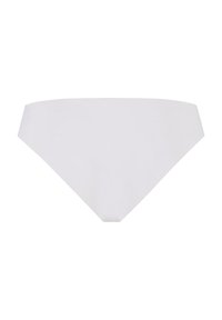Fehér bikini alsó sima anyagból, alacsony derekú és minimális takarással. Egyszerű, egyszínű, minta vagy díszítés nélkül.