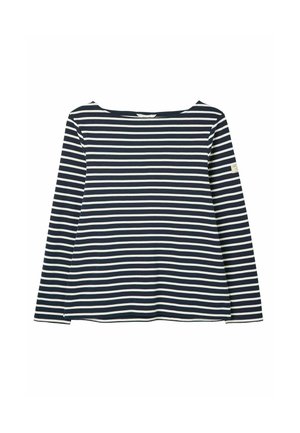 Top de manga larga a rayas en azul marino y blanco. Presenta un cuello amplio, textura suave y una pequeña etiqueta cosida en la manga izquierda.