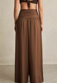 Reiss LOLA WIDE - Auduma bikses - brown