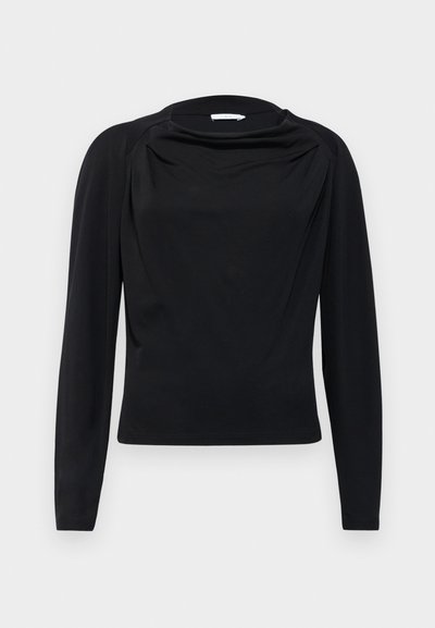 Top negro de manga larga con cuello drapeado y silueta ajustada, hecho de una suave tela elástica. Textura lisa y diseño minimalista.