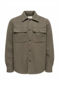 Veste-chemise vert olive en mélange de laine avec un col à revers, deux poches poitrine et des boutons-pression noirs. Texture douce avec une coupe ajustée.