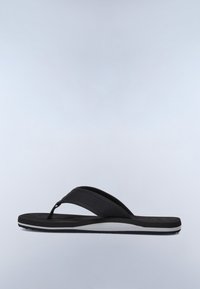 Infradito nero con ampia fascia in tessuto e suola imbottita, mostrato di profilo su uno sfondo chiaro e uniforme.