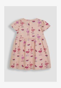 Ei valittu, coral pink flamingo