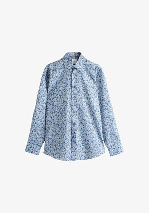 Cămașă cu mâneci lungi din țesătură albastru deschis cu un model floral ce include flori albastre și verzi. Închidere cu nasturi pe față și guler cu rever.