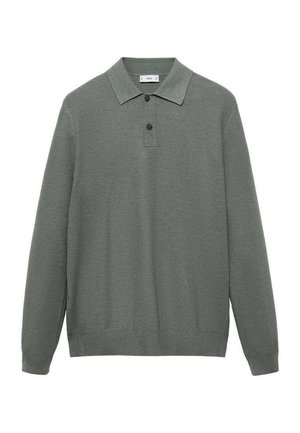 Polo de manga larga en algodón verde oliva con un tejido texturizado, que presenta un cuello plano y una tapeta con tres botones.