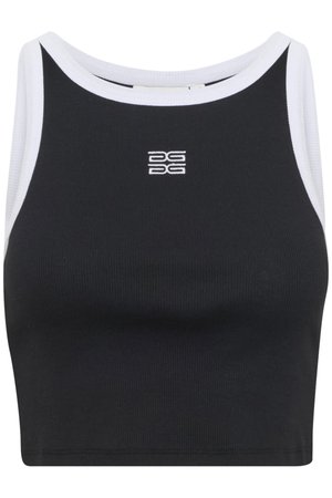 Mustat ribbed crop-topit valkoisella reunuksella kaula-aukossa ja kädentieissä. Etupuolella pieni valkoinen logo.