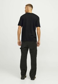Jack & Jones LOGO RUNDHALS - Print T-shirt - black