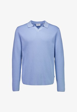 Lichtblauwe geribbelde trui met lange mouwen, brede kraag en V-halsopening.