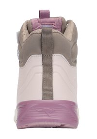 Beige und rosa Sport Schuh mit einem strukturierten Design, gepolstertem Kragen und einer Lasche an der Rückseite. Verfügt über eine flexible Sohle mit einem farblichen Akzent.