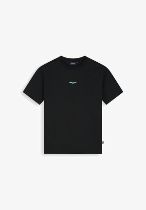 Zwart T-shirt met korte mouwen en ronde hals, met een klein centraal "BALLIN'" logo in lichtblauw op de borst en een klein labeltje op de zijnnaad.