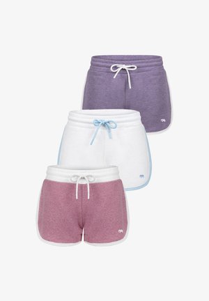Tre par shorts: lilla, hvide med blå accenter og røde striber. Alle har elastisk talje og snore, med hvid trim.