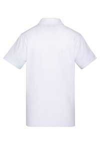 Camisa polo blanca de manga corta con cuello plano y dobladillo recto, confeccionada en una tela suave y transpirable. Diseño limpio y minimalista.