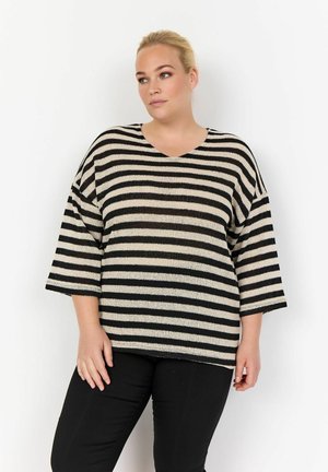 Top a righe nere e beige in maglia con scollatura rotonda e maniche a tre quarti, caratterizzato da una vestibilità comoda e una texture morbida.