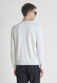 Antony Morato REGULAR FIT IN  SOFT YARN WITH FOAM LOGO - Sudadera - cream