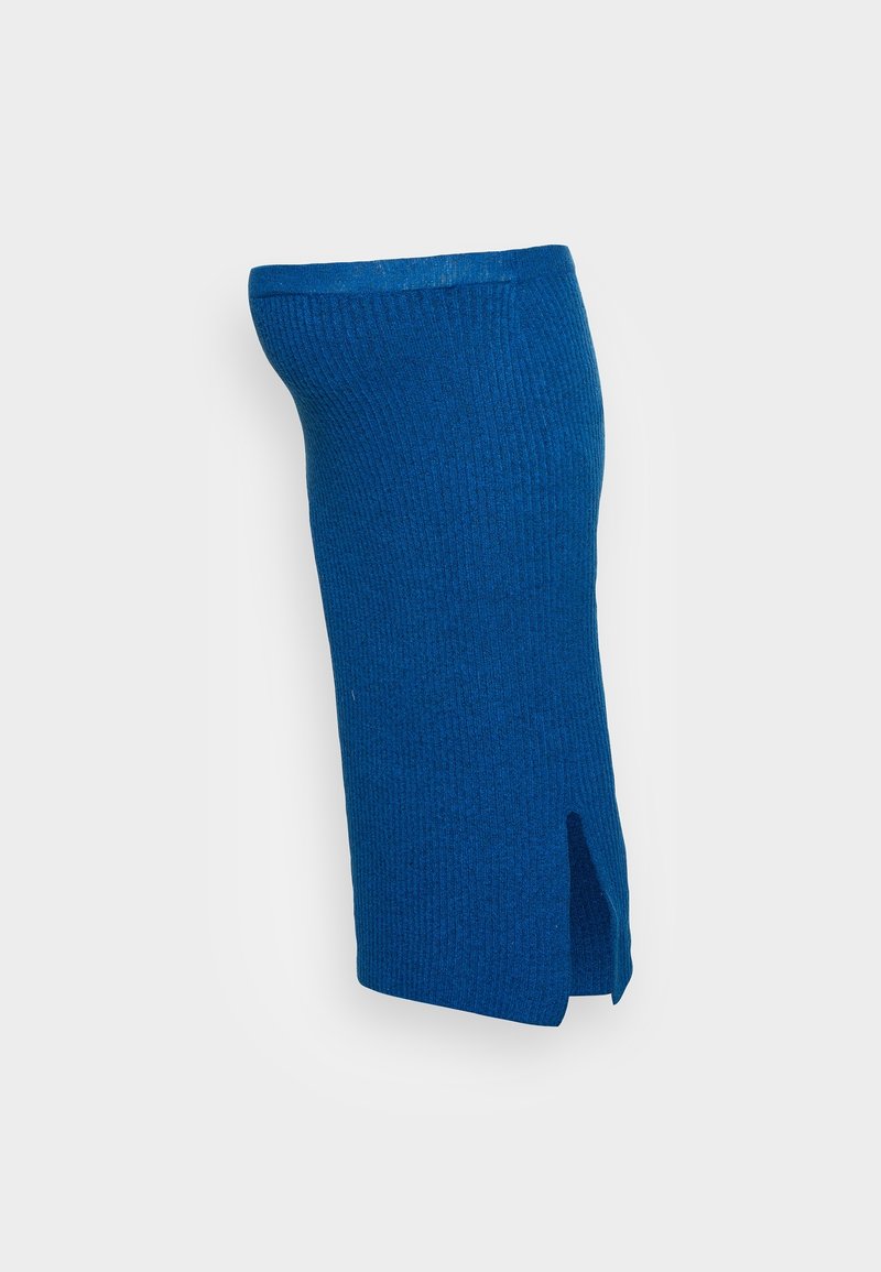 Stickad blå pennkjol med ribbad textur, knä-lång, med ett sidoklyv för ökad rörlighet och en figurnära silhuett.