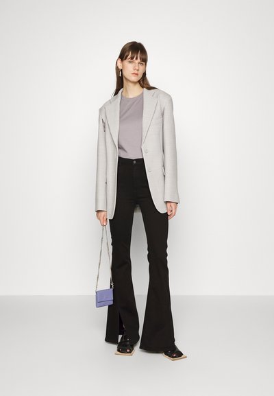DL1961 RACHEL FLARE ULTRA HIGH RISE INSTASCULPT  - Calças de ganga bootcut - raven ultimate