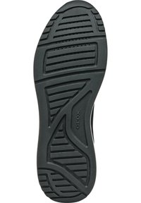 Suola di scarpa in gomma nera con un motivo di presa testurizzato, caratterizzato da linee orizzontali e verticali, e un prominente logo Geox.