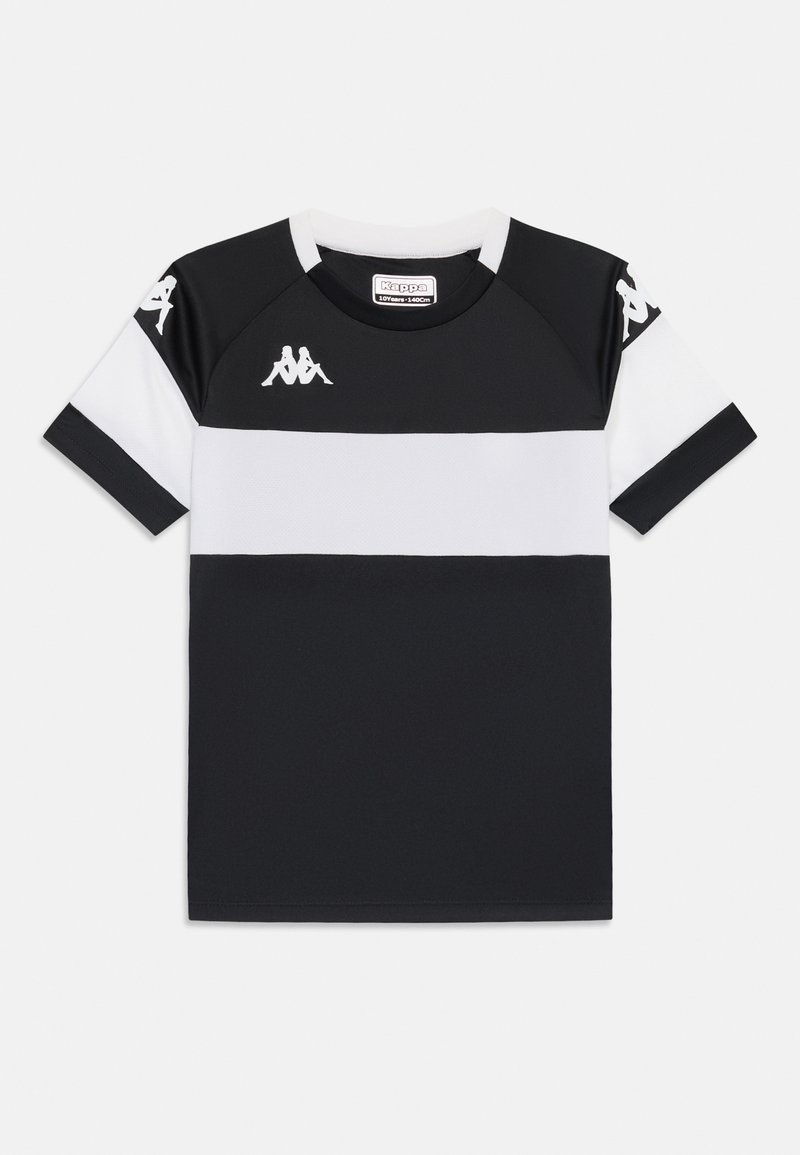 T-shirt de sport noir et blanc à manches courtes avec un col rond, arborant des rayures horizontales et un logo Kappa sur l'épaule. Texture de tissu lisse.