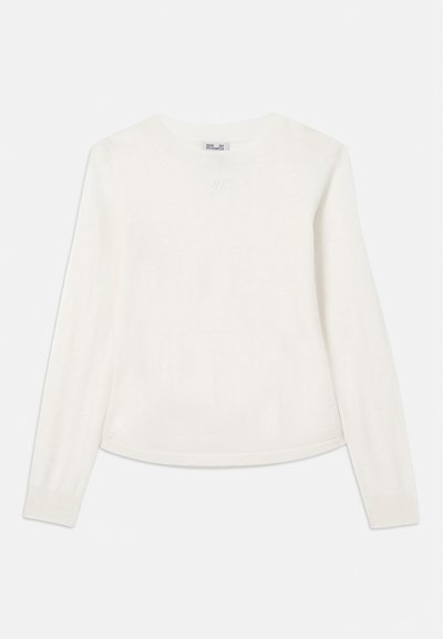 Valge pika varrukaga kampsun pehmest kudumist. Omab ümmargust kaelust ja kergelt tikitud logot rinna kohal. Veidi lõdva lõikega.