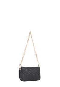 Bolso cruzado negro acolchado hecho de piel sintética, con una correa de cadena dorada y una forma rectangular con una textura suave.