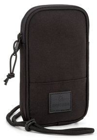 Kompaktní černá látková crossbody taška se zipovým uzávěrem, nastavitelného popruhu a malou obdélníkovou nášivkou s nápisem "Johnny Urban."