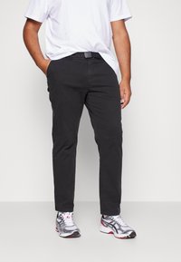 Calvin Klein GARMENT BELT - Chinos - black