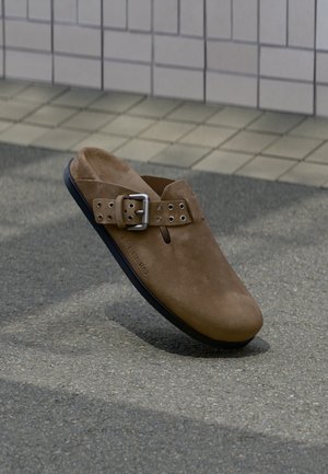 Copenhagen Studios CPH716 - Μιουλ - new brown