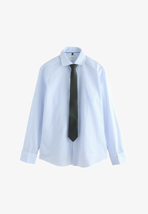 Himmelblau und weiß gestreiftes Hemd mit einem grünen Krawatte mit weißen Punkten, Button-Down-Kragen und langen Ärmeln.