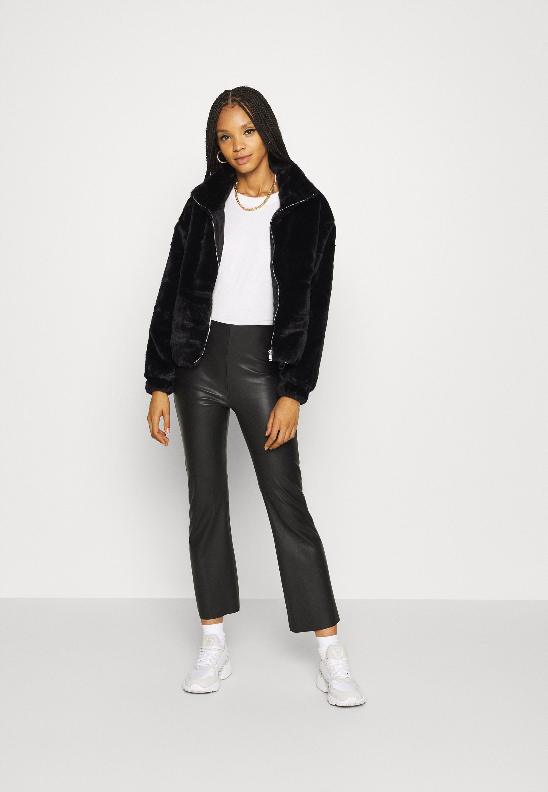 New Look THEO FUNNEL NECK Lett jakke black Zalando.no New Look Jakker i Svart til Kvinner | Stylight