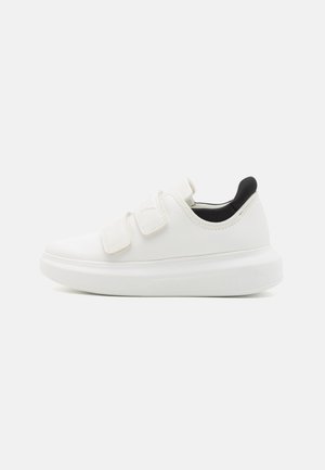 DKNY JAMIAH - Joggesko - white/black
