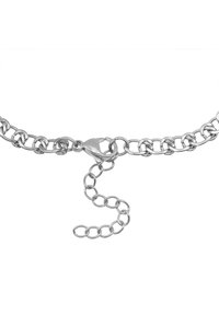 Collana in metallo argentato con anelli rotondi e un fermaglio a forma di cuore. Presenta un'estensione della catena regolabile per la misura.