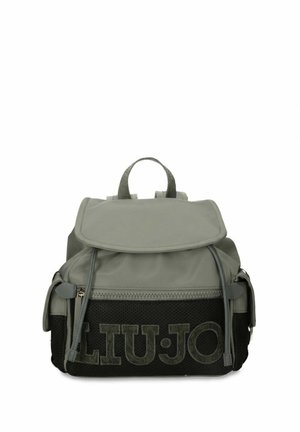 Zaino piccolo grigio e nero con tasca frontale con cerniera, tasche laterali, chiusura con coulisse e logo "LIU JO" sulla tasca frontale.