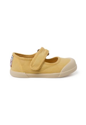 Gele canvas Mary Jane-schoen met een klittenbandsluiting, ronde neus en beige rubberen zool. Heeft een klein kleurrijk label op de hak.