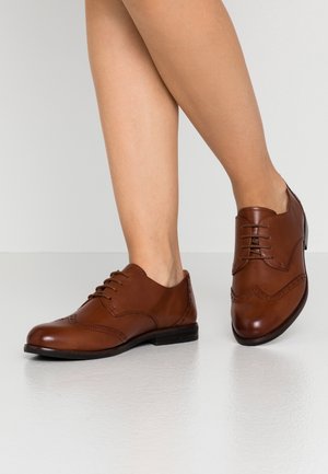 Caprice LACE-UP - Lace-ups - cognac
