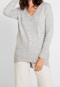 Wallis Maglione - light grey